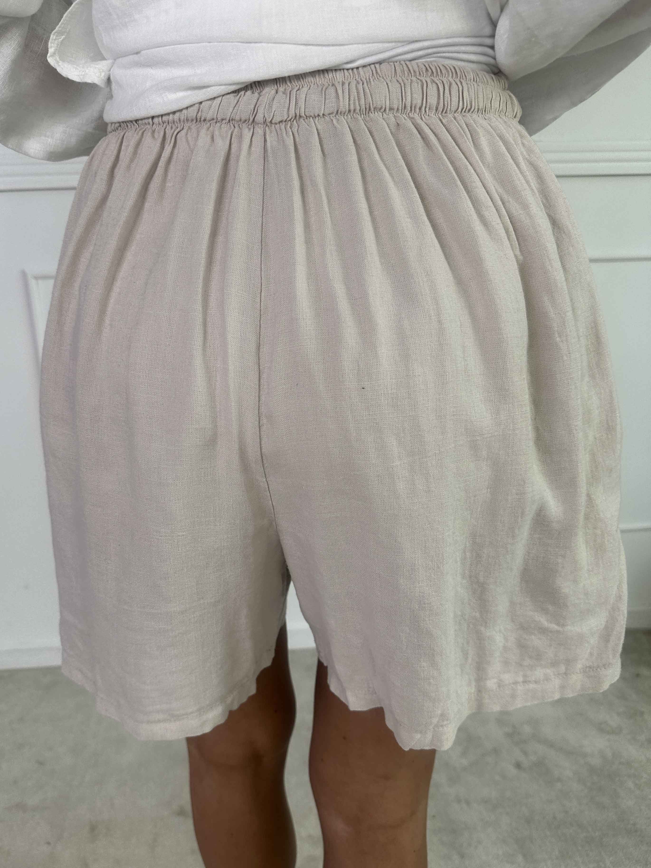 Clara Shorts - Lätta shorts i viskos och linne